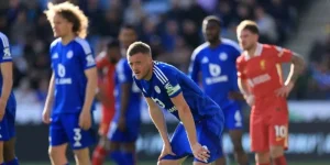 Leicester chính thức xuống hạng Ngoại hạng Anh