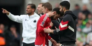 Newcastle thắng Man Utd 4-1, trở lại Top 4 Ngoại hạng Anh