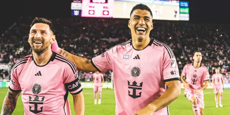 Sự kết hợp huyền thoại: Messi và Suarez tái hợp